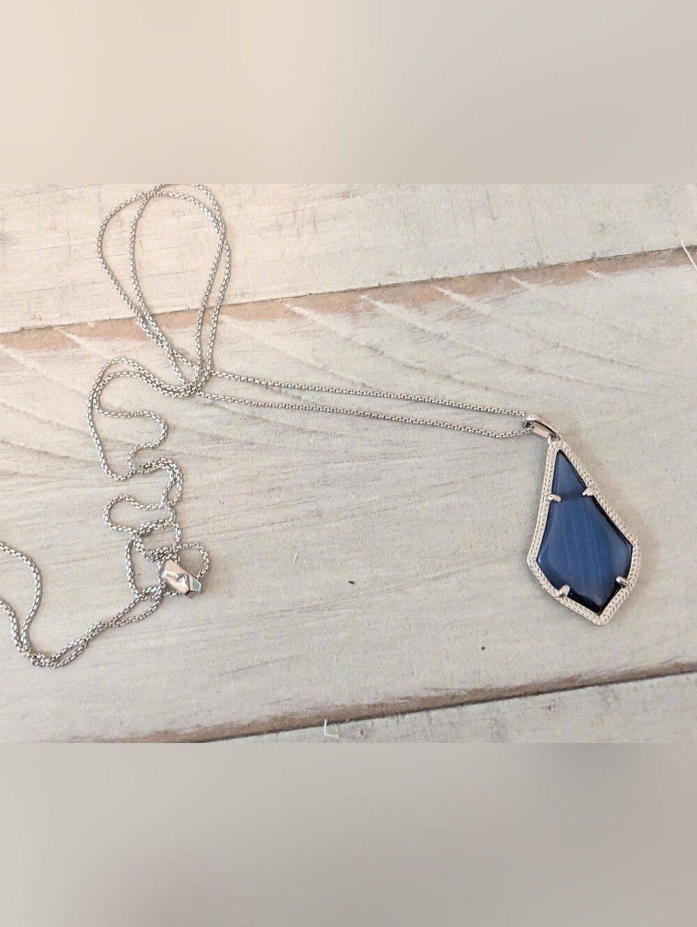 Kendra Scott Alex Necklace Silver And Navy Cat eye